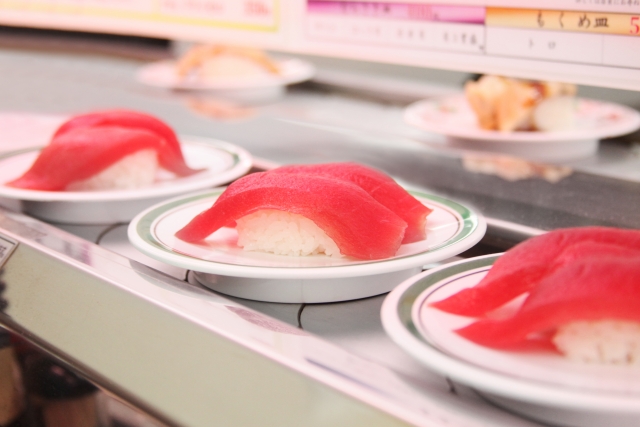 回転寿司で人気の寿司ネタ 実は 代用魚 サーモンやハマチ エンガワも アクア生活